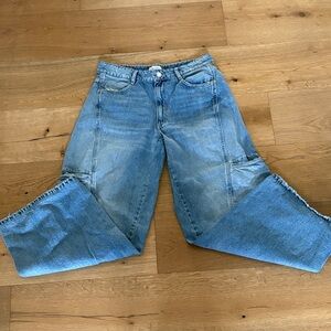 Zara EUC Mid Rise Barrel Jeans Light Blue Wash size 10